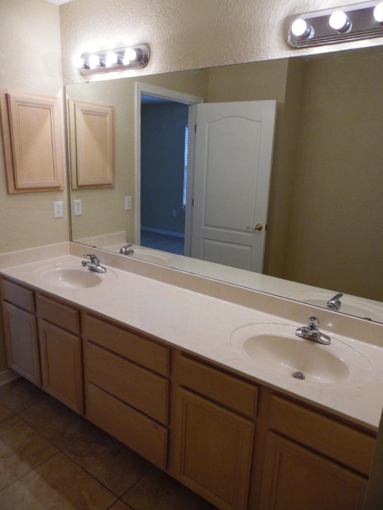 EMERALD LAKES PH 1 - Residential