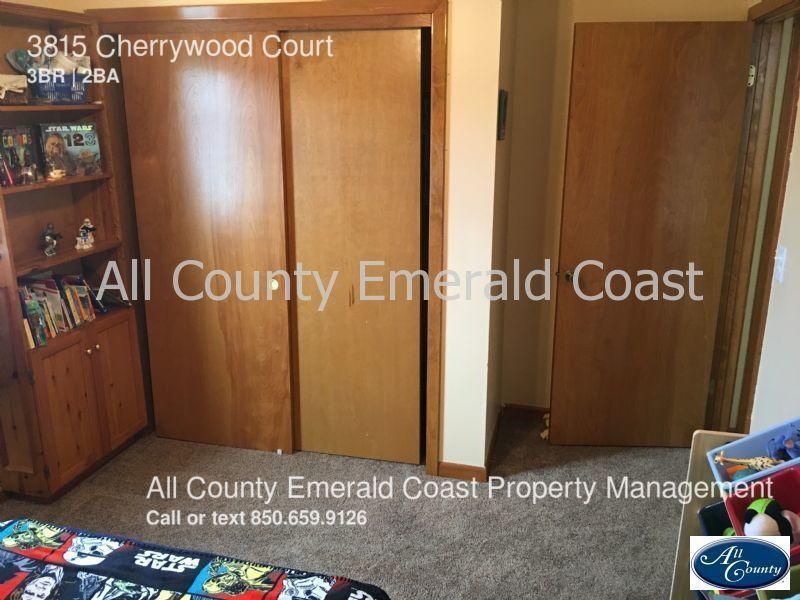 VALPARAISO PINECREST 3 - Residential Lease