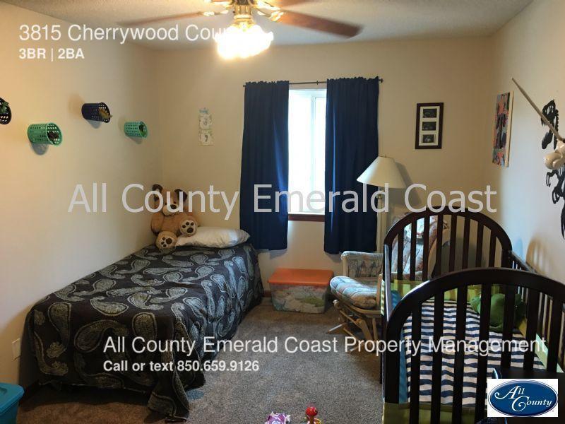 VALPARAISO PINECREST 3 - Residential Lease