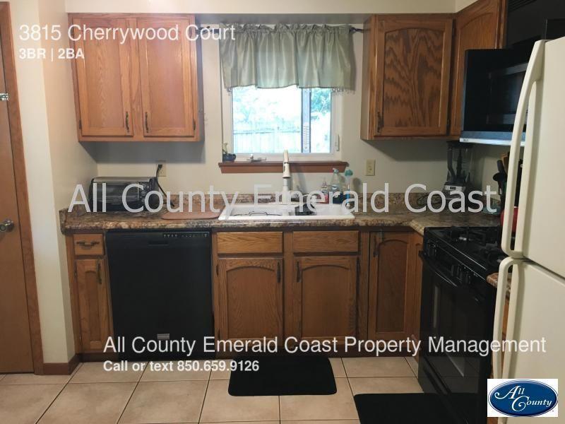 VALPARAISO PINECREST 3 - Residential Lease