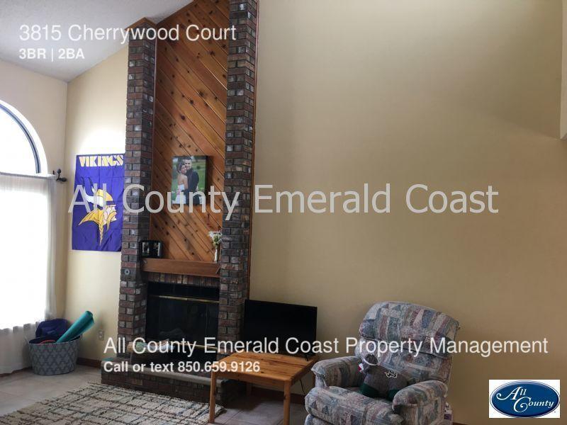 VALPARAISO PINECREST 3 - Residential Lease