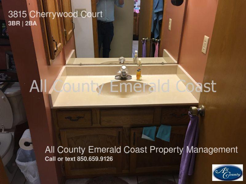 VALPARAISO PINECREST 3 - Residential Lease