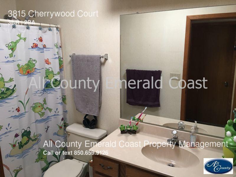 VALPARAISO PINECREST 3 - Residential Lease