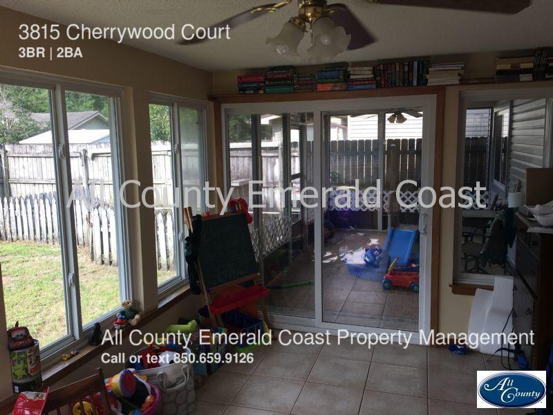 VALPARAISO PINECREST 3 - Residential Lease