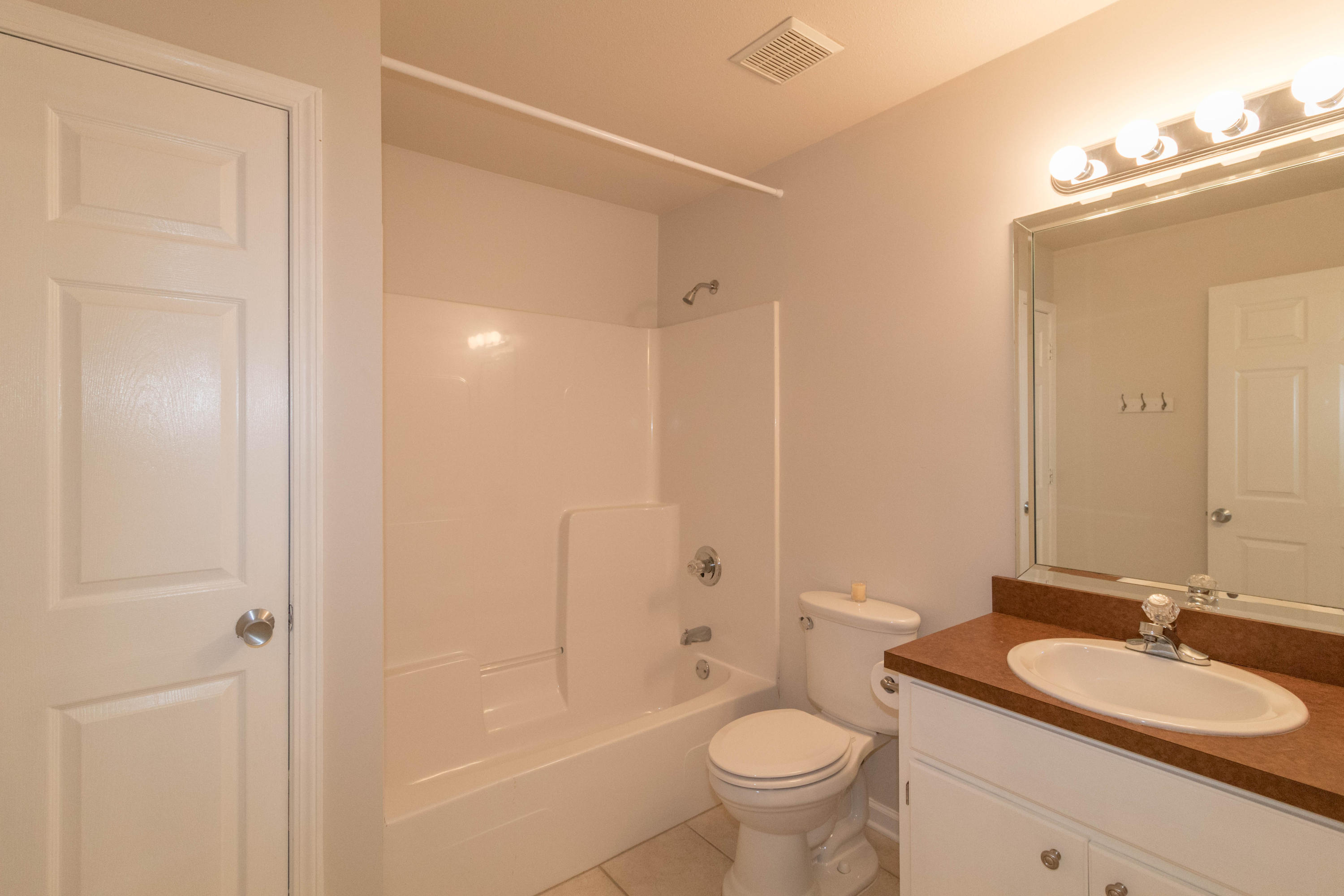 EASTERN LAKE S/D - Residential Lease