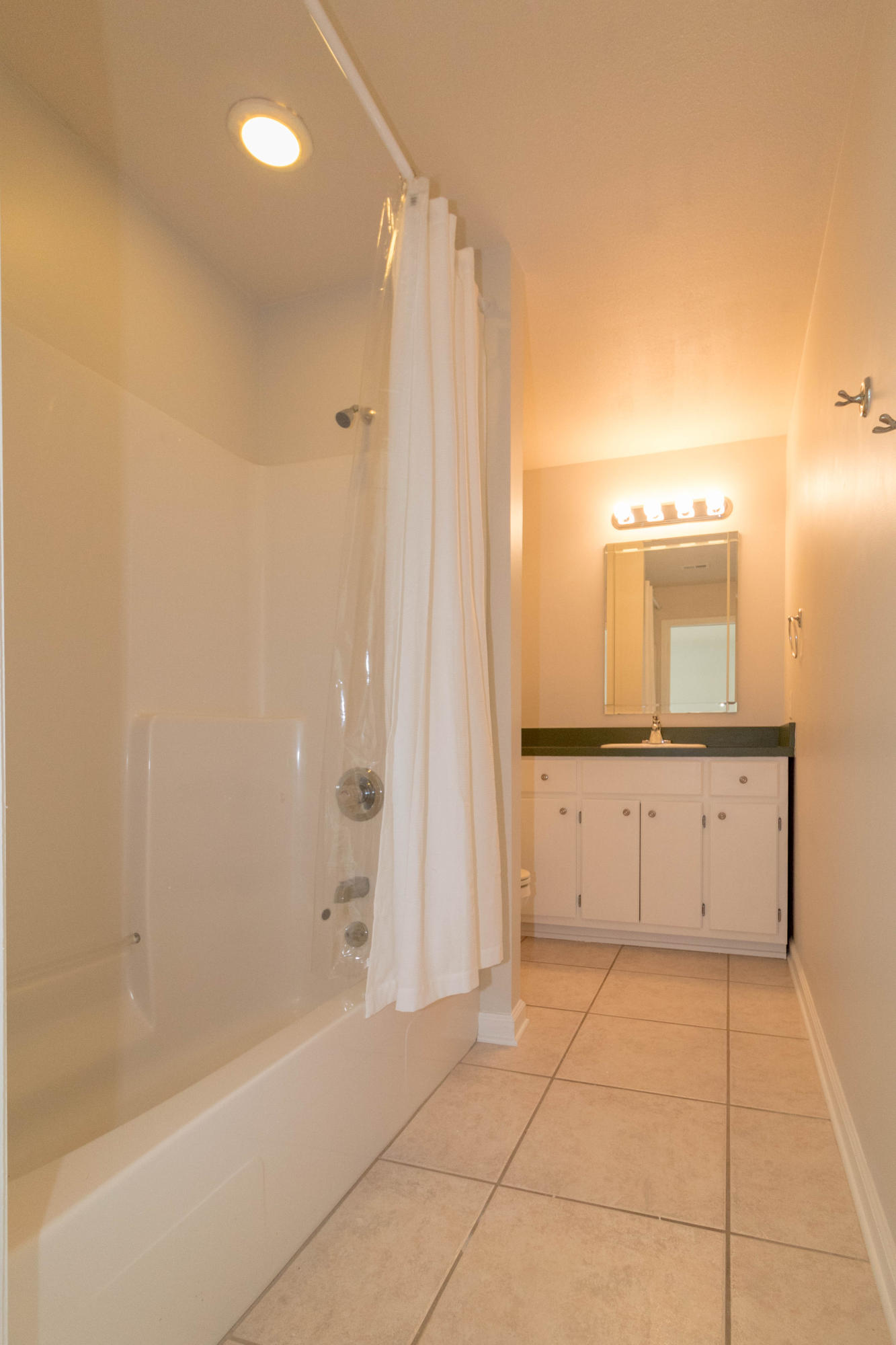 EASTERN LAKE S/D - Residential Lease