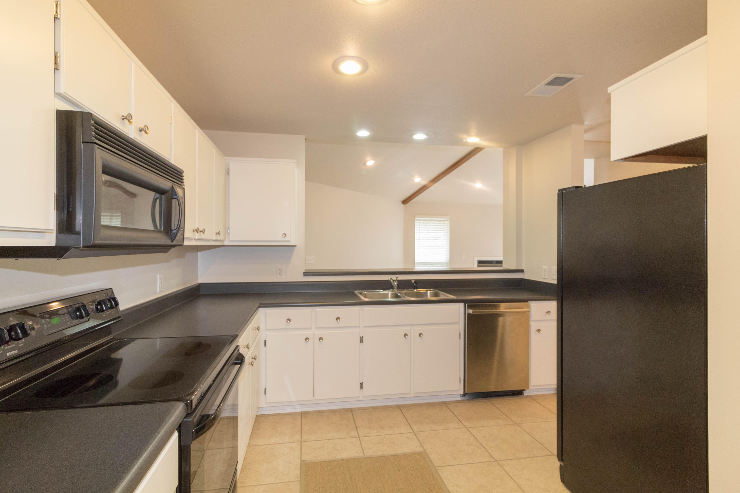 EASTERN LAKE S/D - Residential Lease