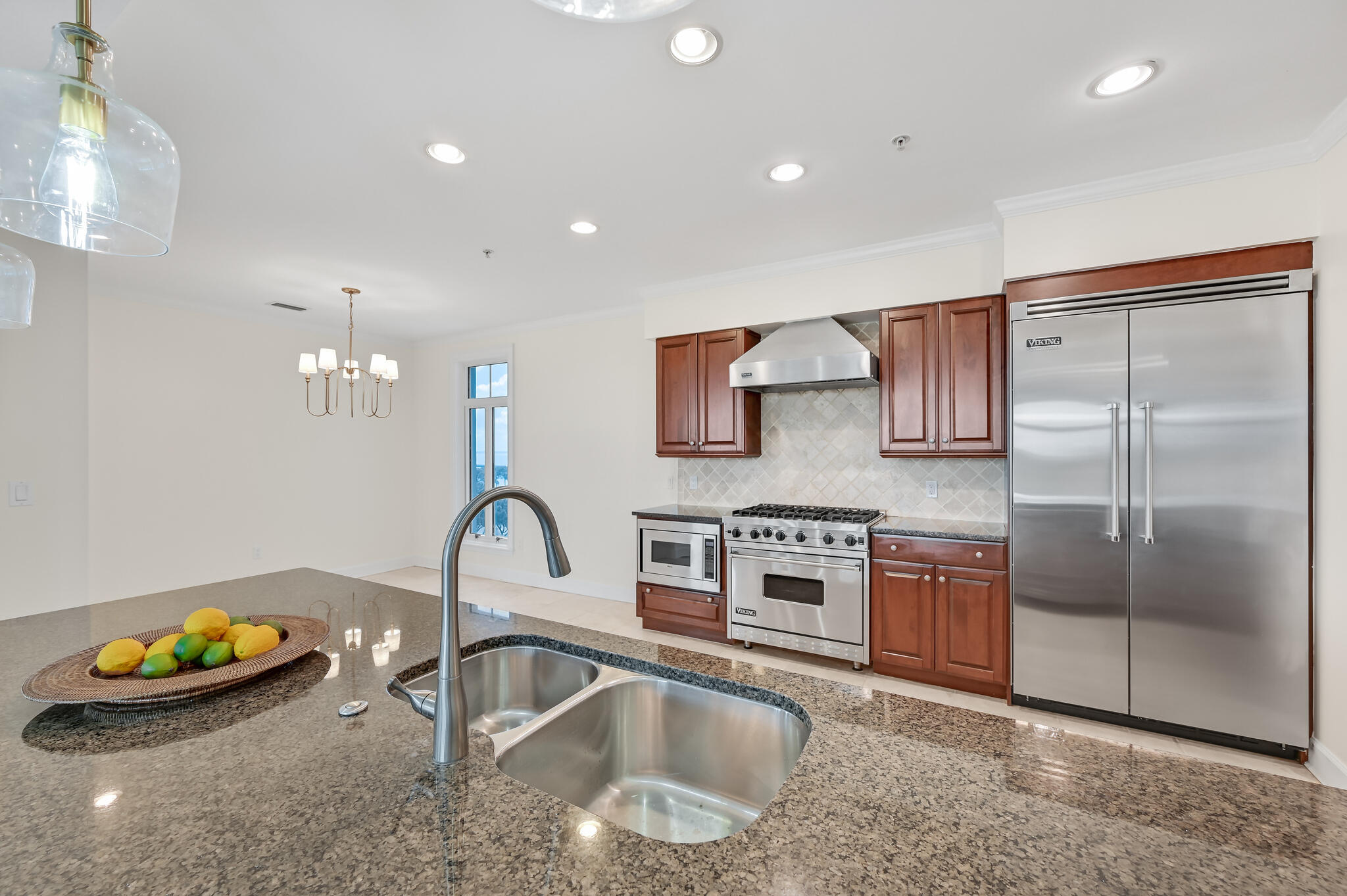 ONE WATER PLACE - Residential