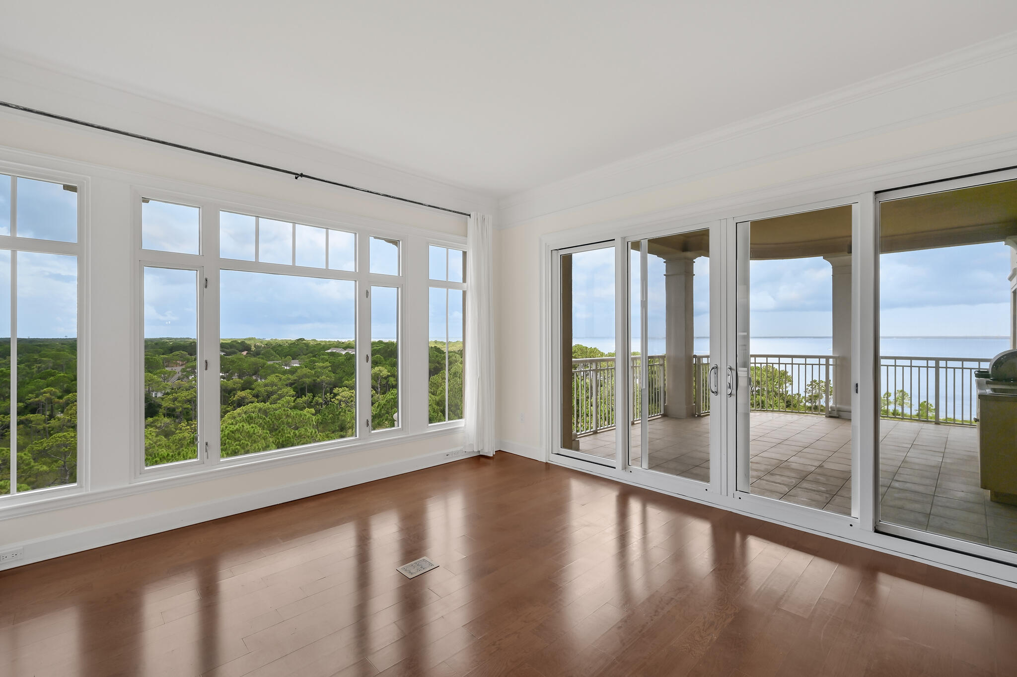 ONE WATER PLACE - Residential