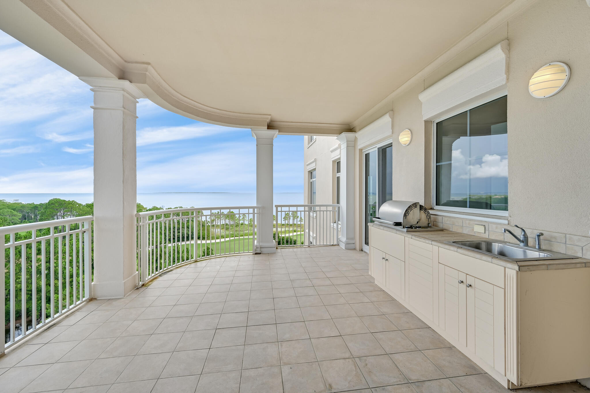 ONE WATER PLACE - Residential