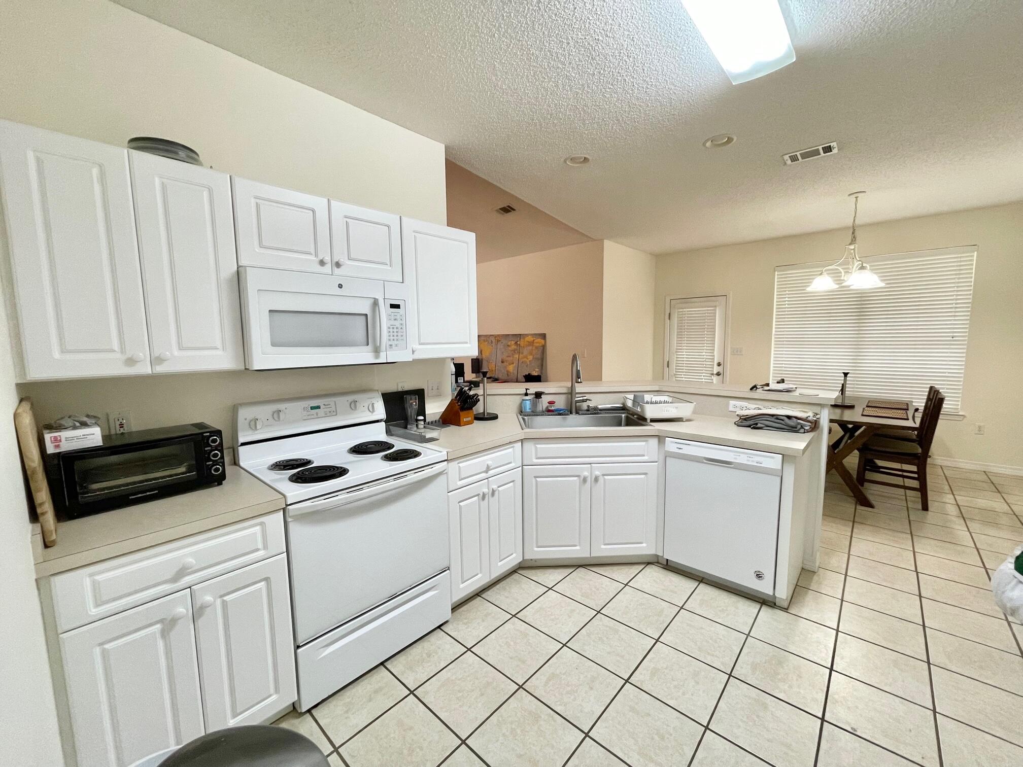 CREEK RUN ESTATES - Residential Lease