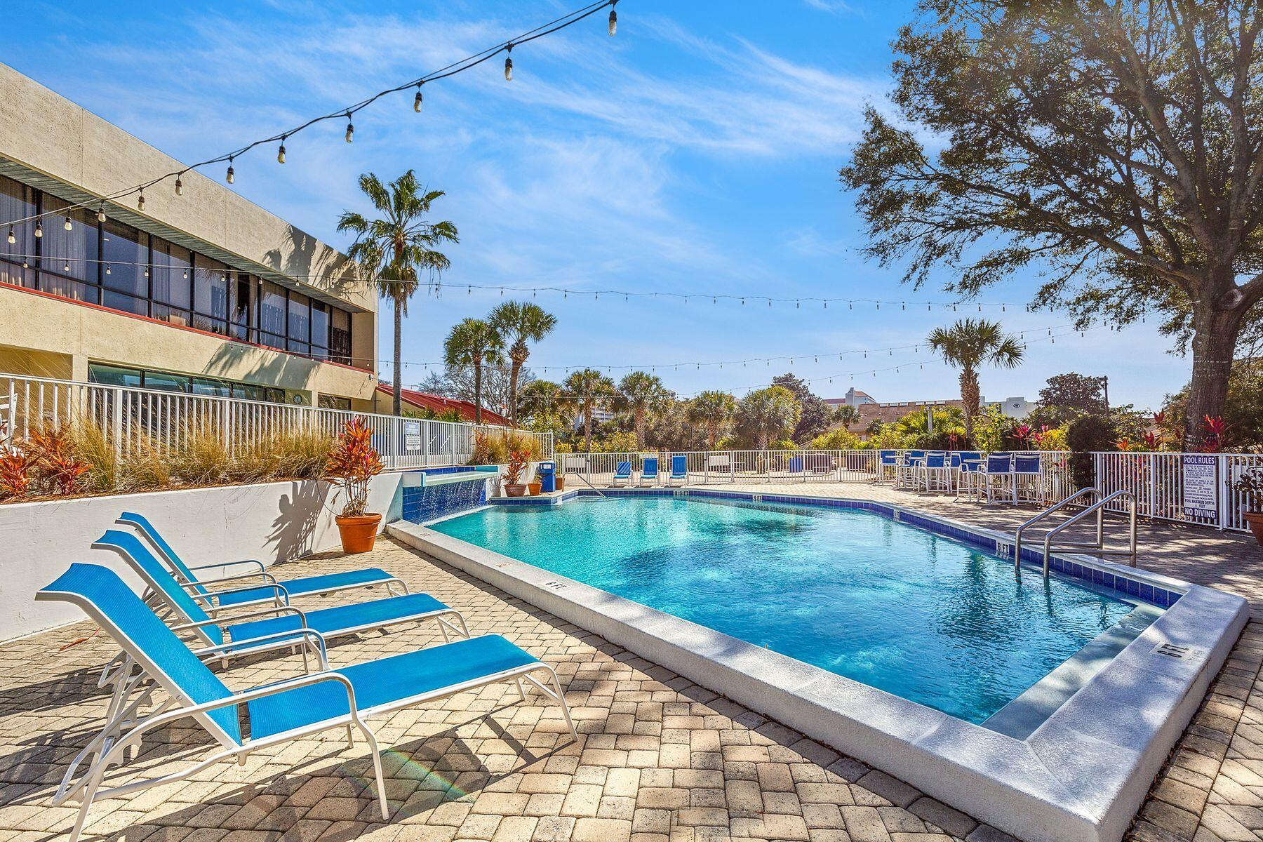 SUMMIT AT TOPS'L (THE) - Residential