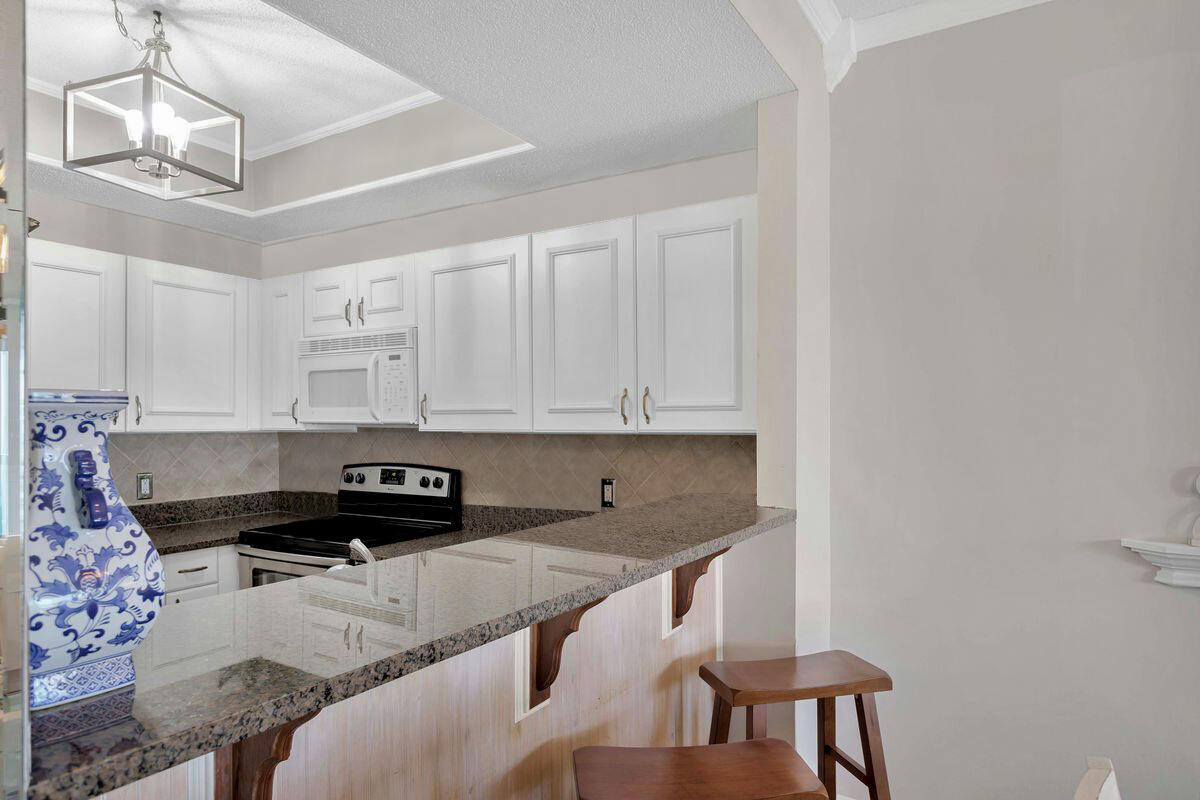 SUMMIT AT TOPS'L (THE) - Residential