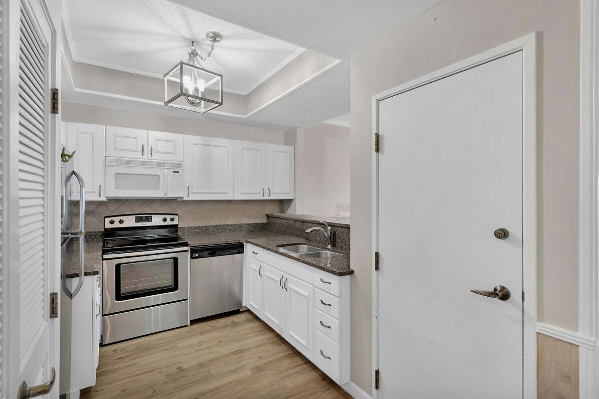 SUMMIT AT TOPS'L (THE) - Residential