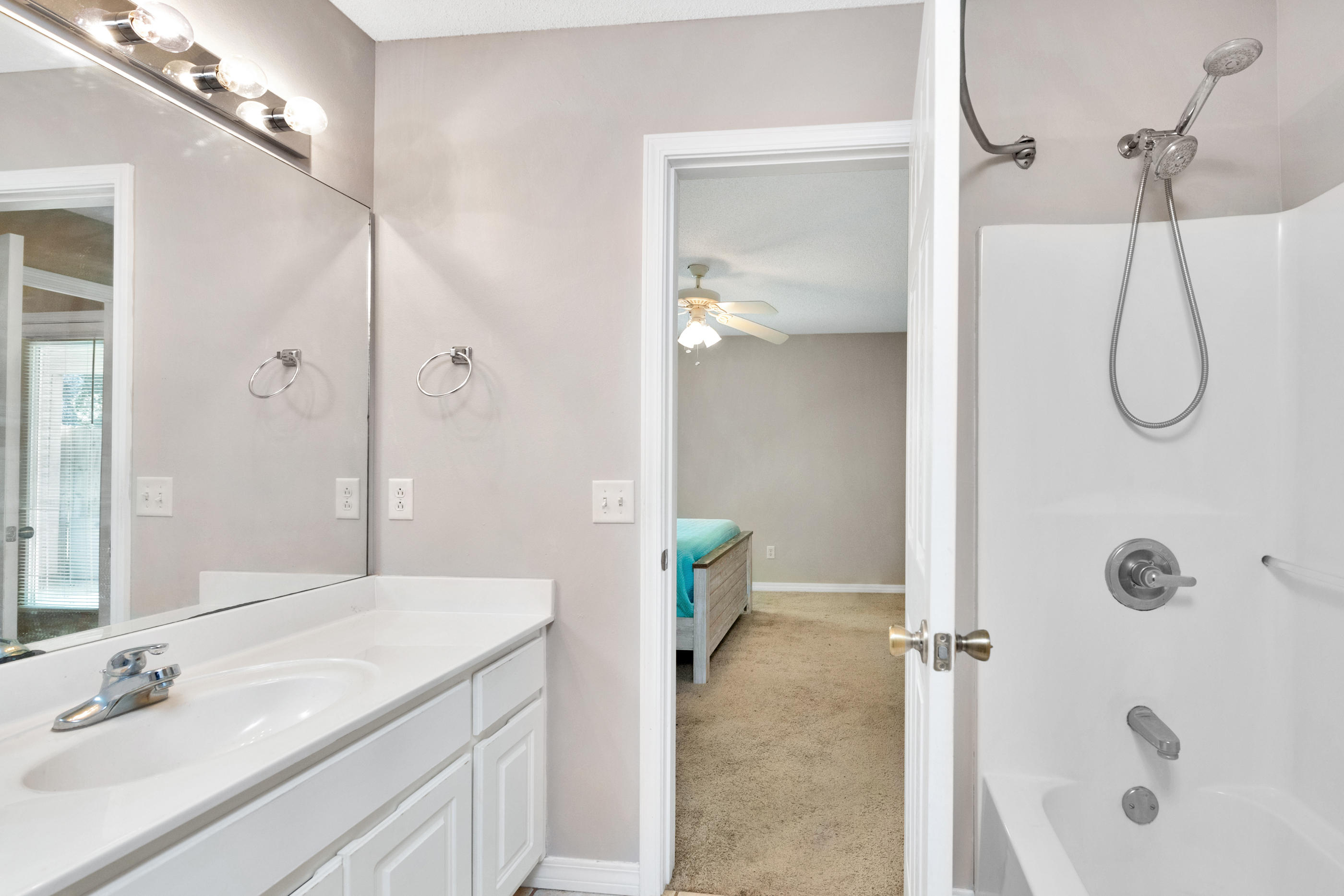 SHANYN TAYLOR OAKS - Residential