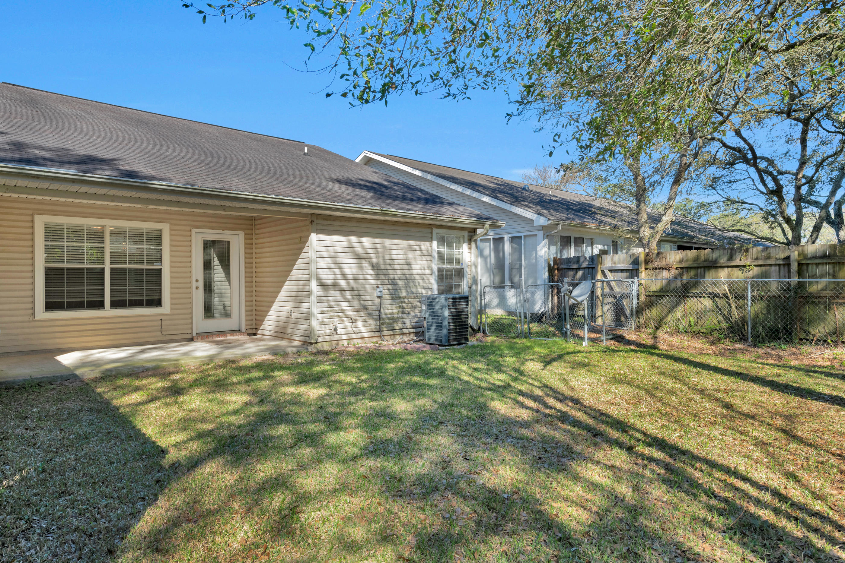 SHANYN TAYLOR OAKS - Residential