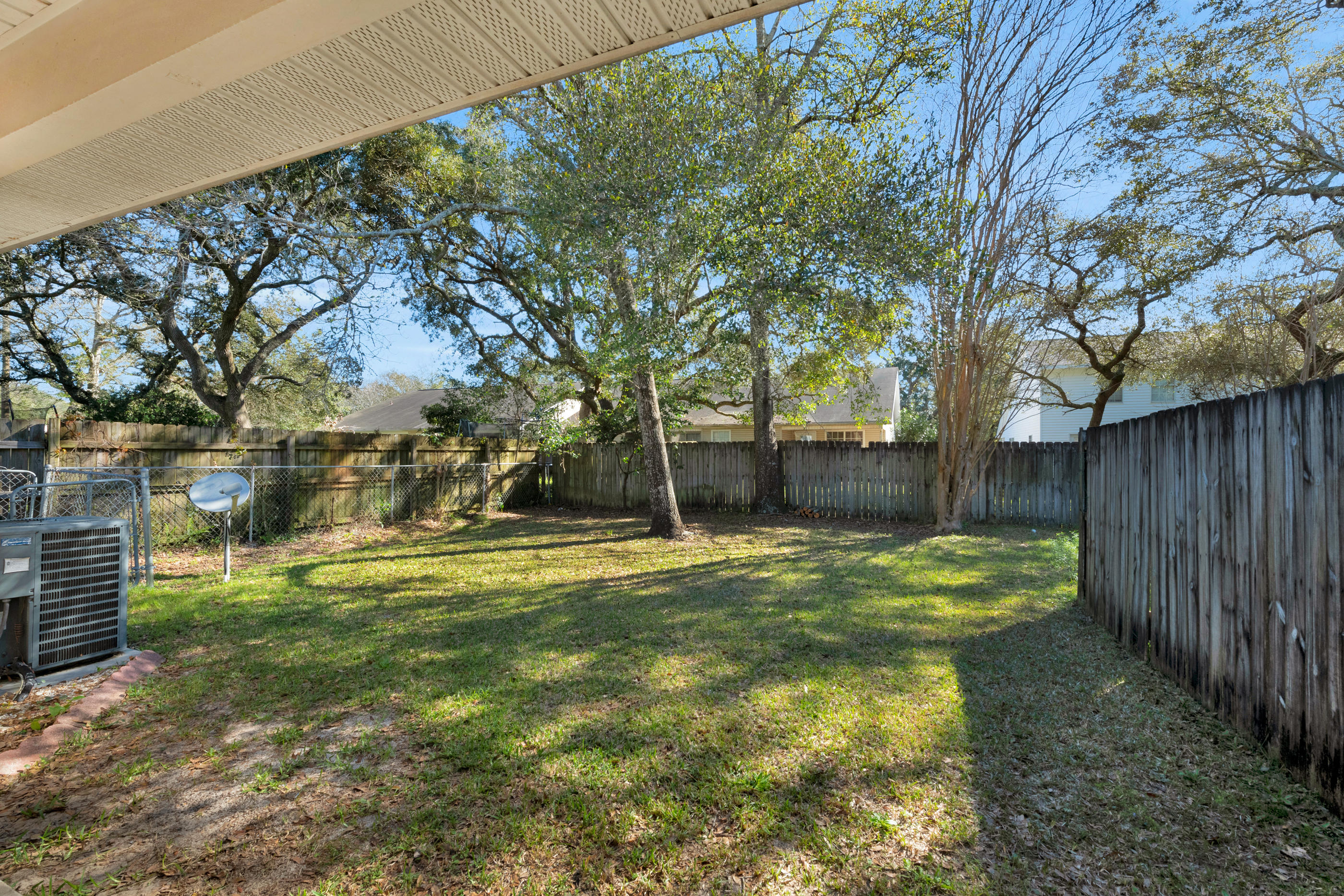 SHANYN TAYLOR OAKS - Residential