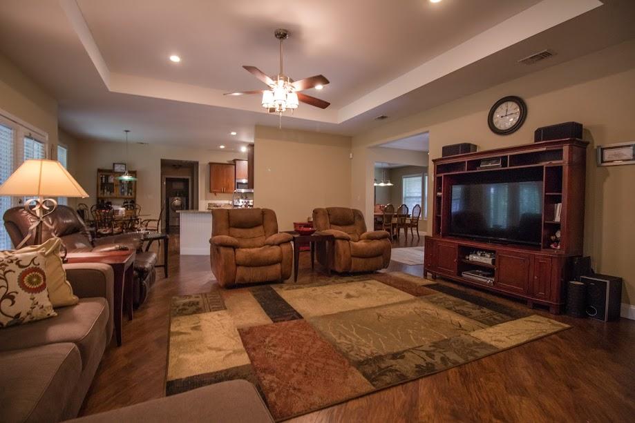 COUNTRY CLUB ESTATES 1 OF CRESTVIEW - Residential