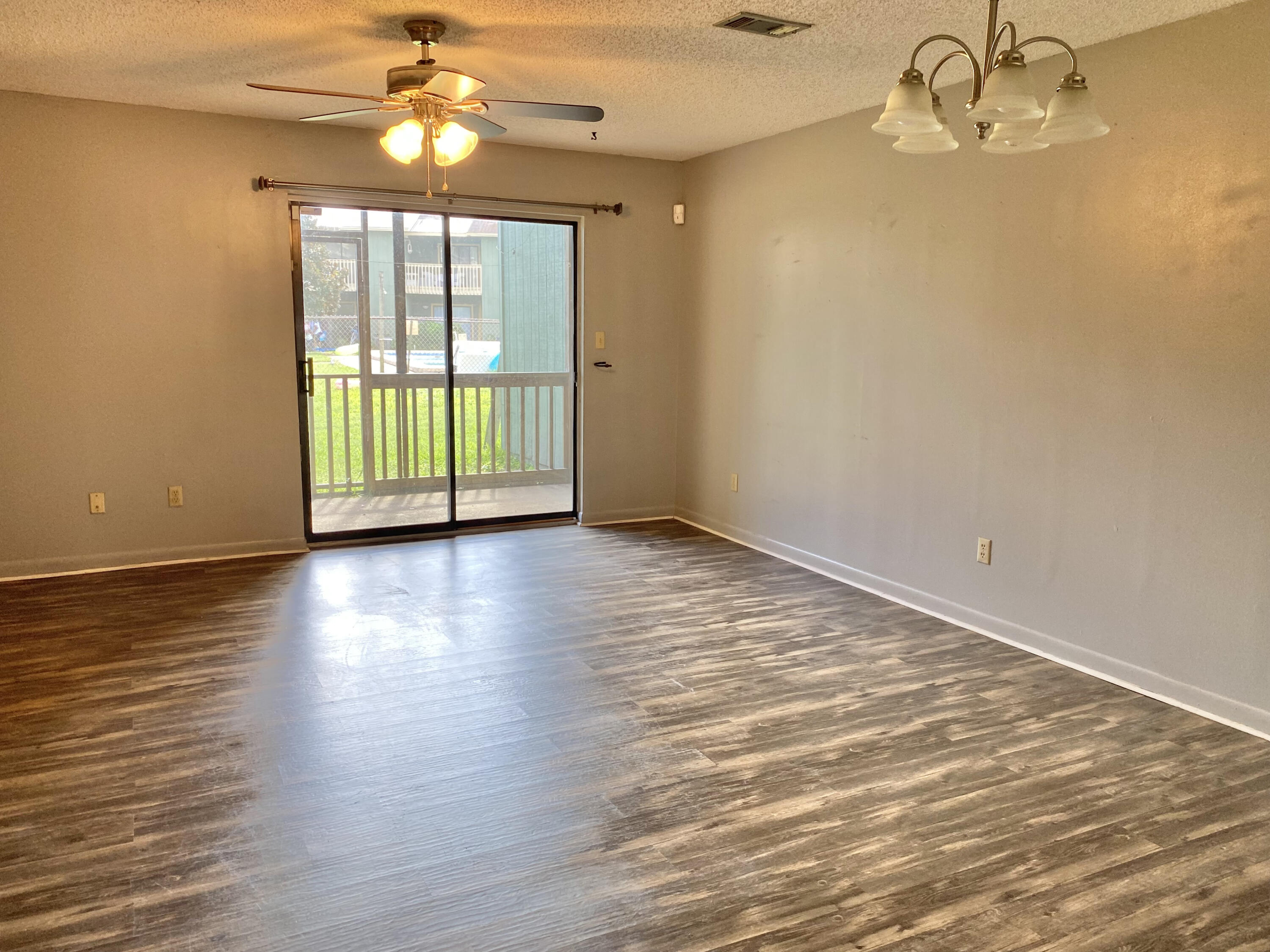 BIENVILLE SQUARE T/H - Residential Lease