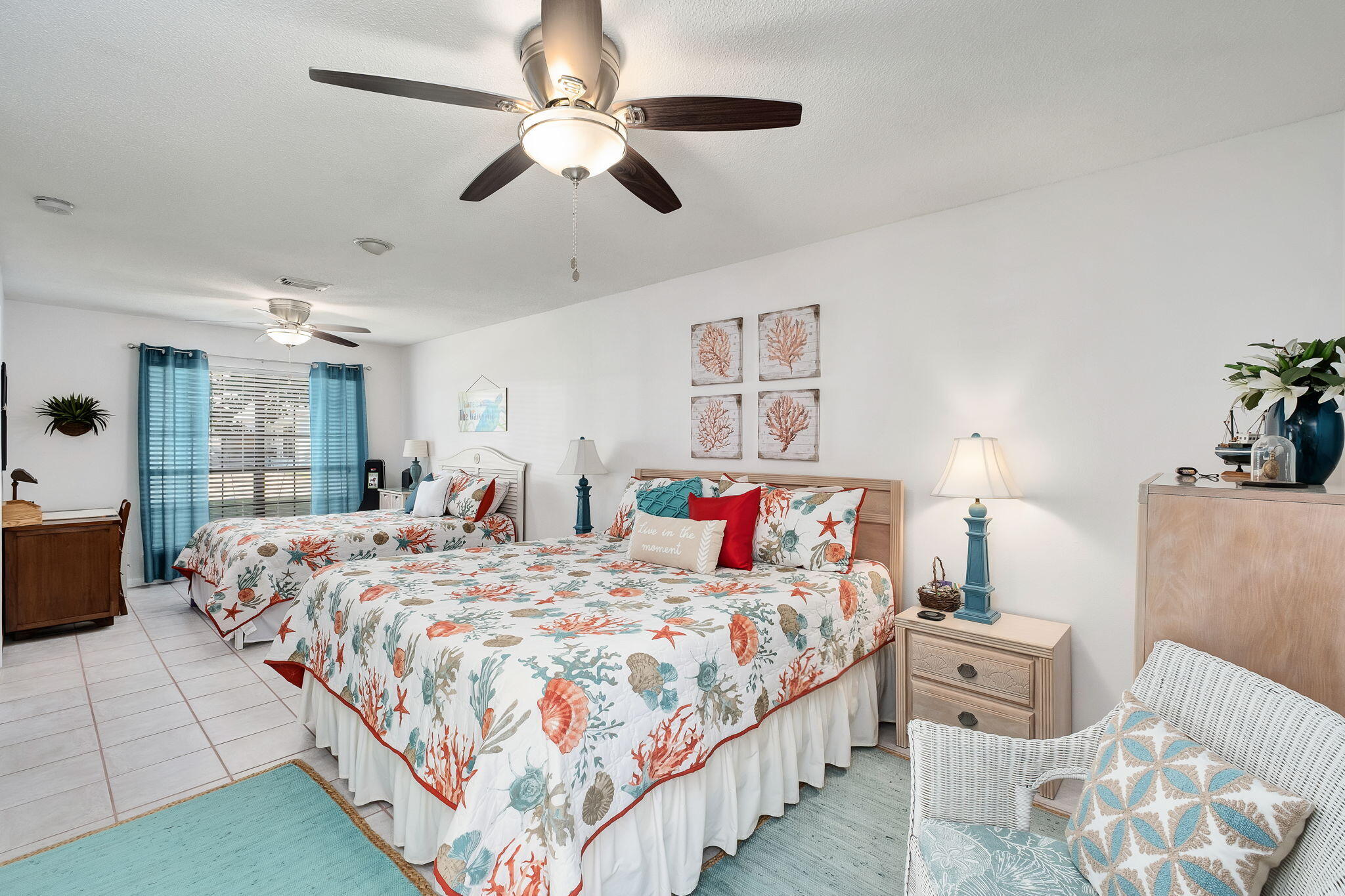 WHISPERING OAKS - Residential
