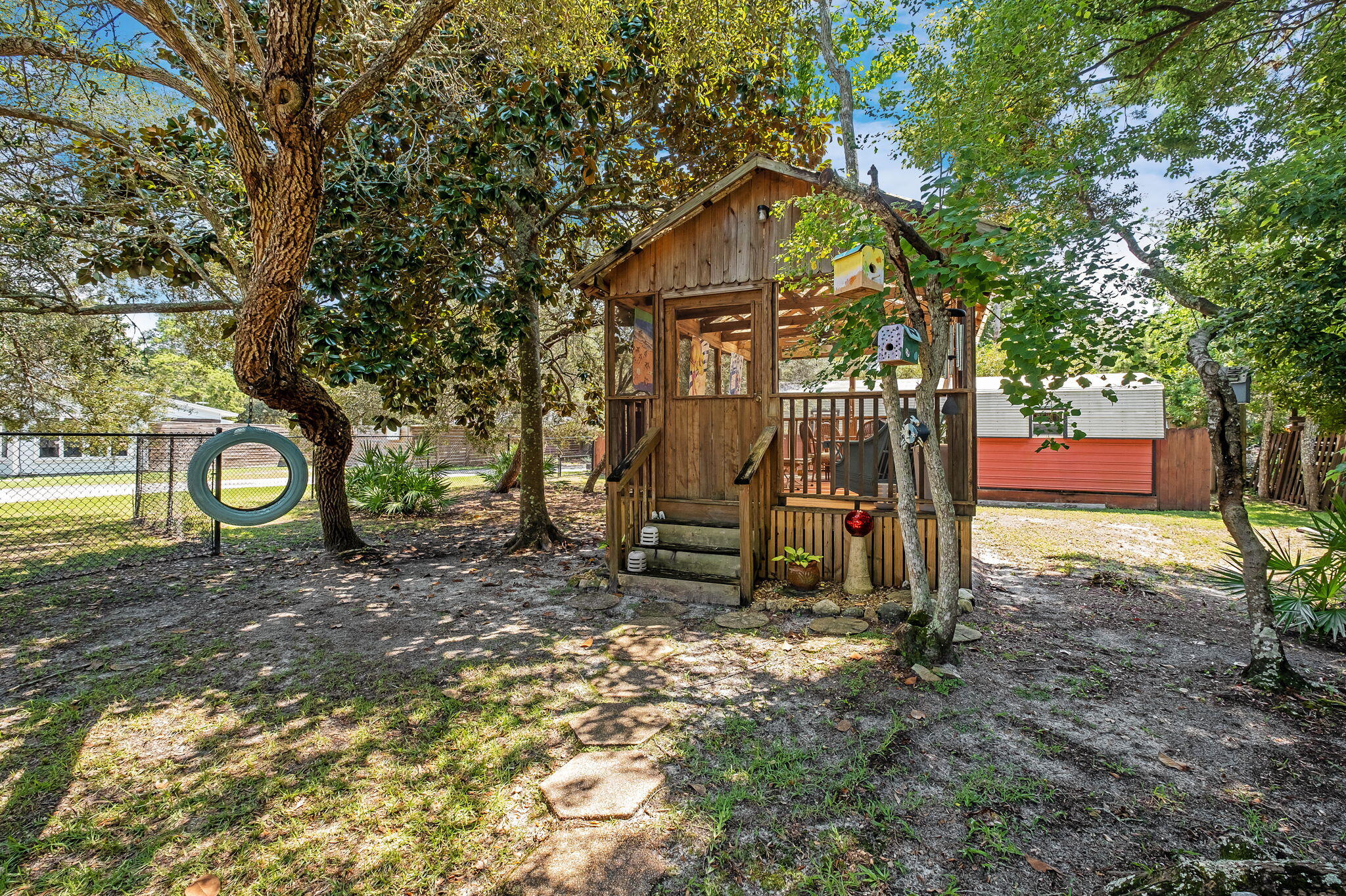WHISPERING OAKS - Residential