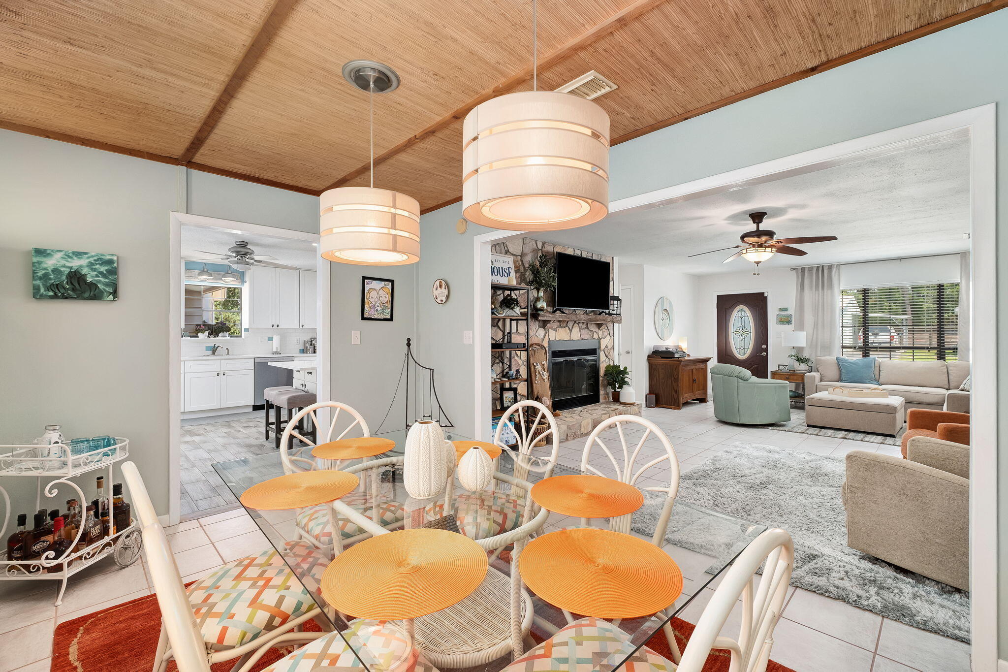 WHISPERING OAKS - Residential