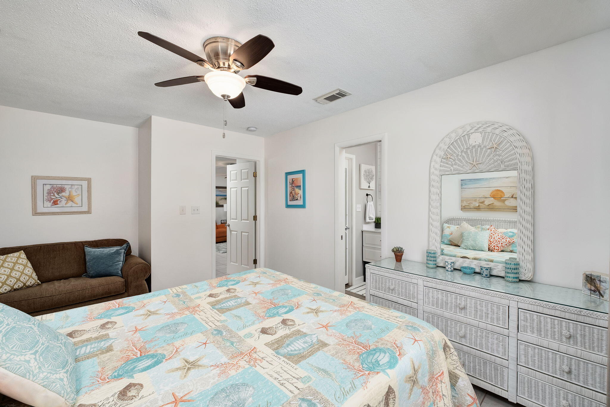 WHISPERING OAKS - Residential