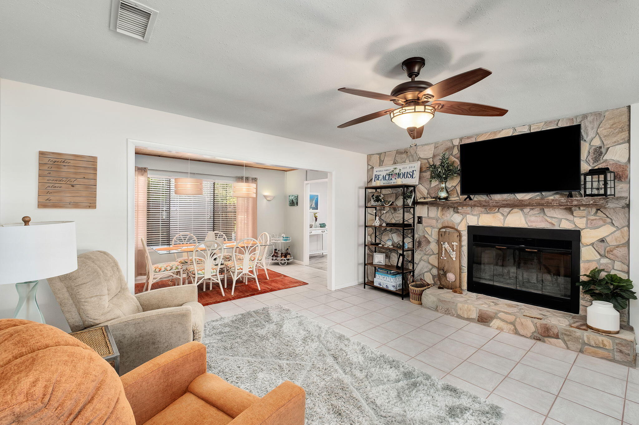 WHISPERING OAKS - Residential