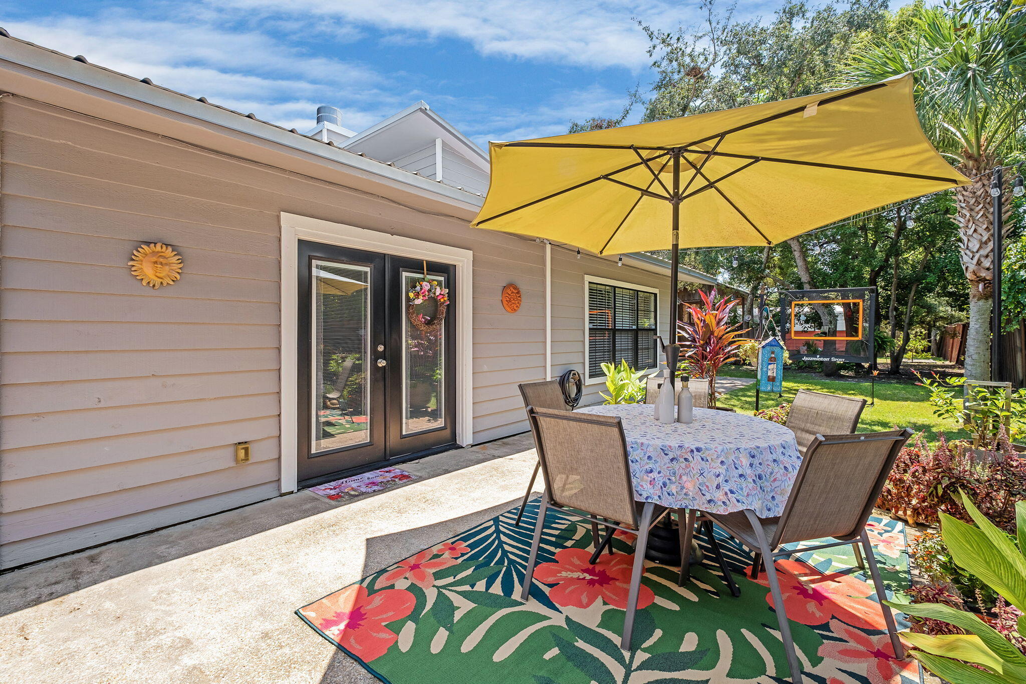 WHISPERING OAKS - Residential