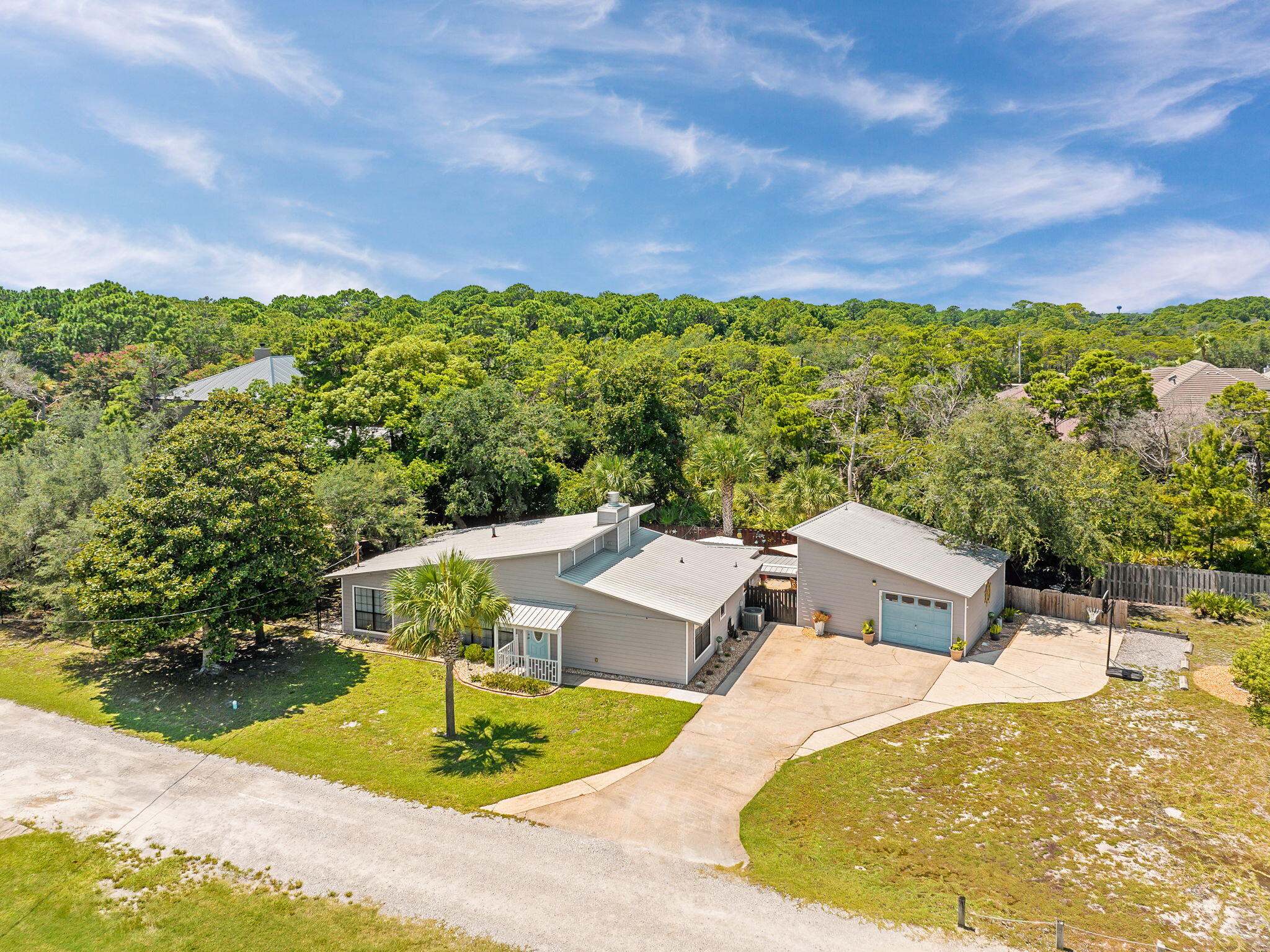 WHISPERING OAKS - Residential