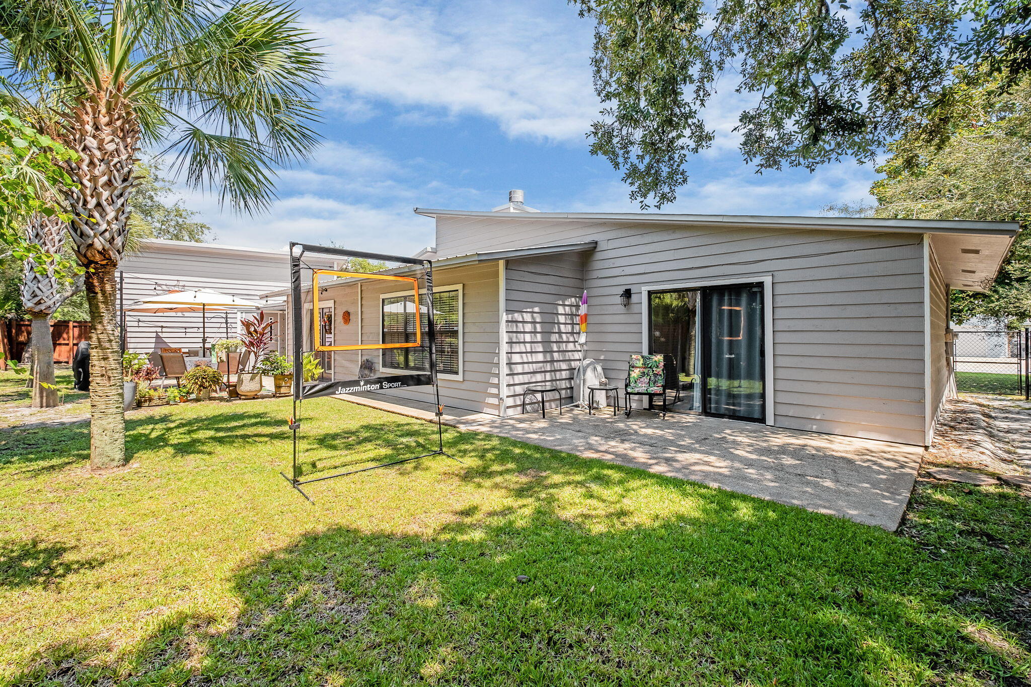 WHISPERING OAKS - Residential