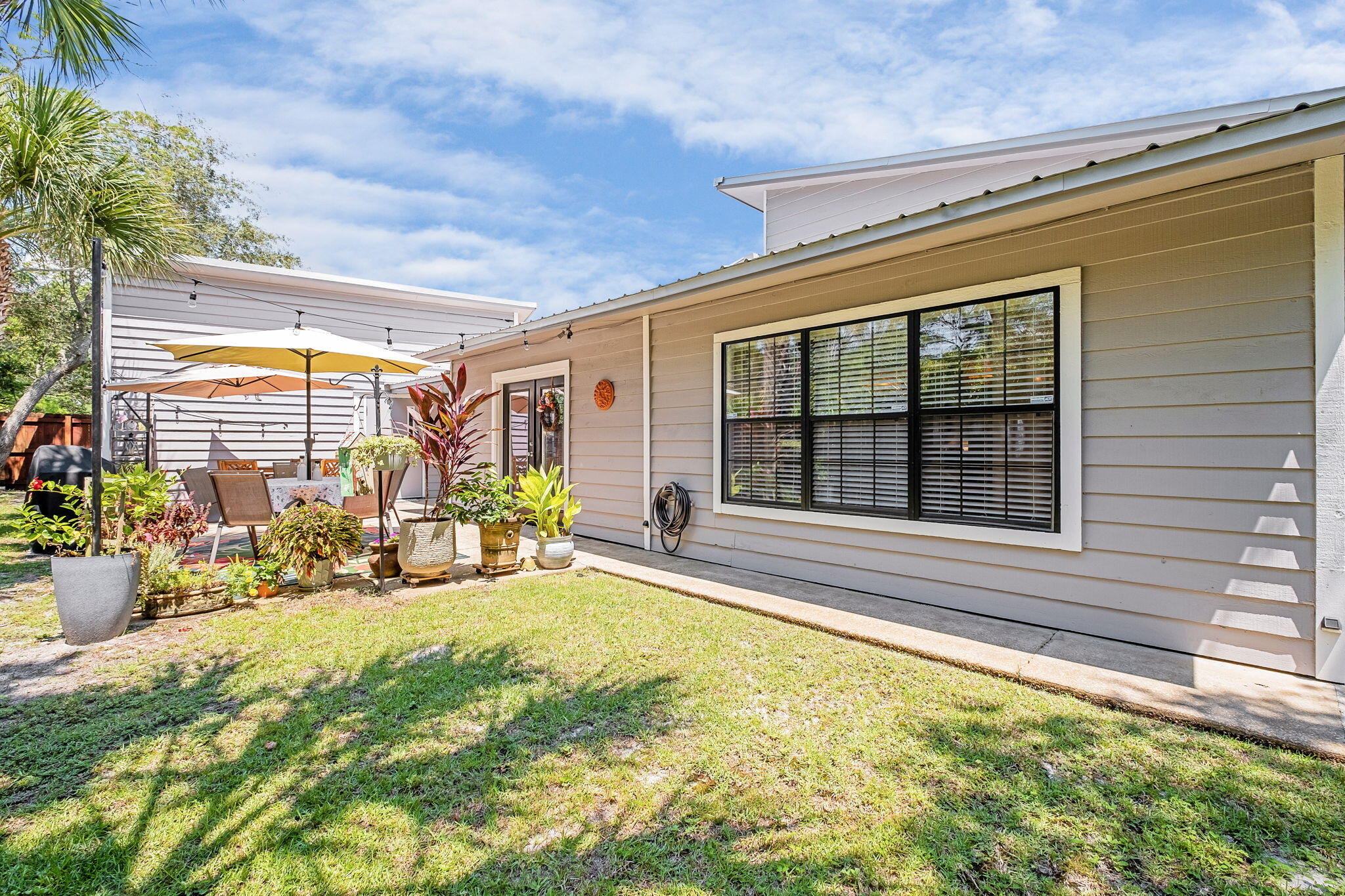WHISPERING OAKS - Residential