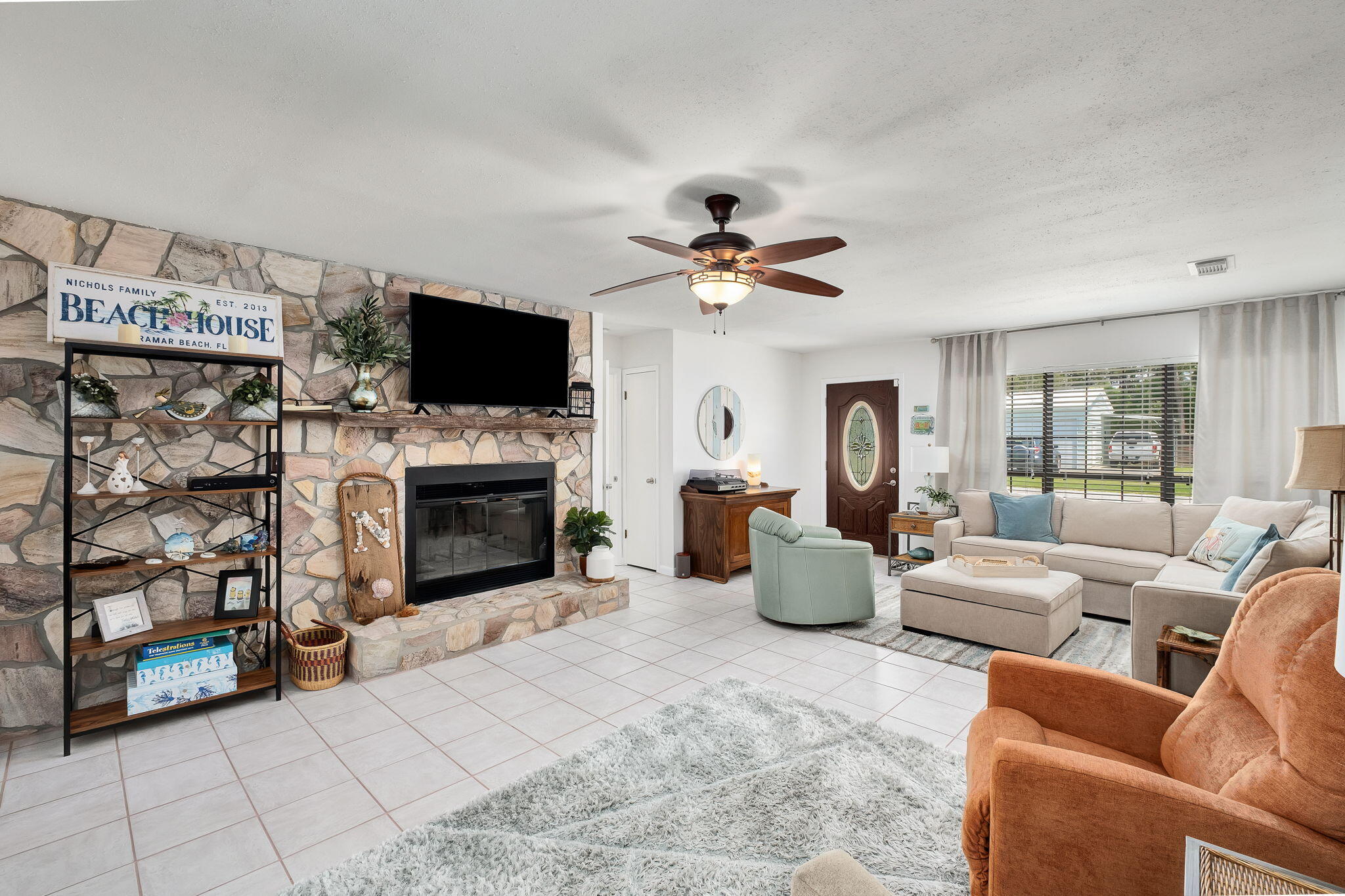 WHISPERING OAKS - Residential