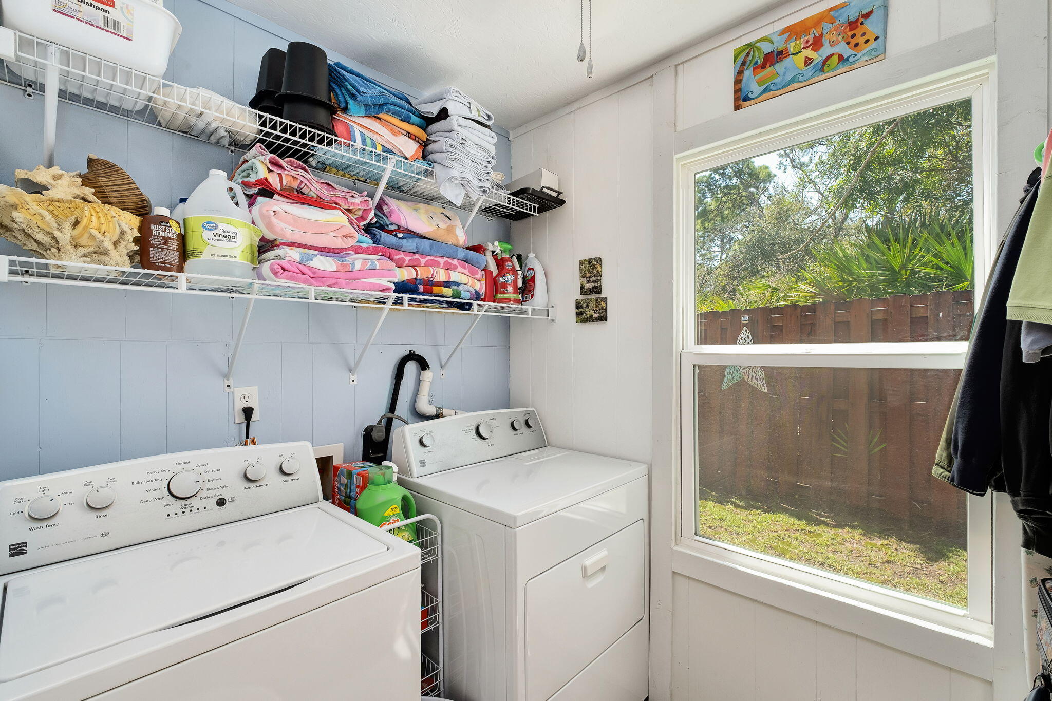 WHISPERING OAKS - Residential