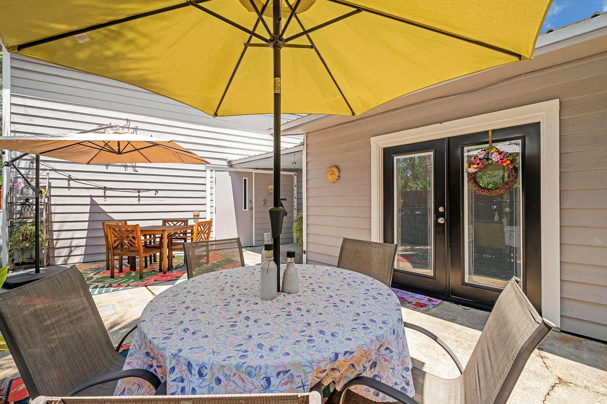 WHISPERING OAKS - Residential