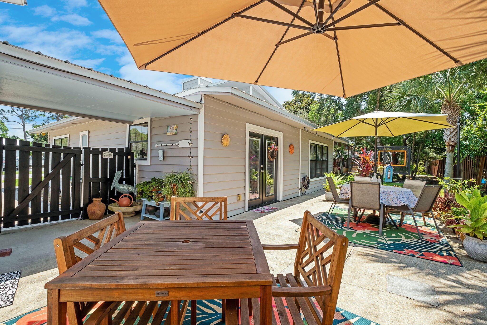 WHISPERING OAKS - Residential
