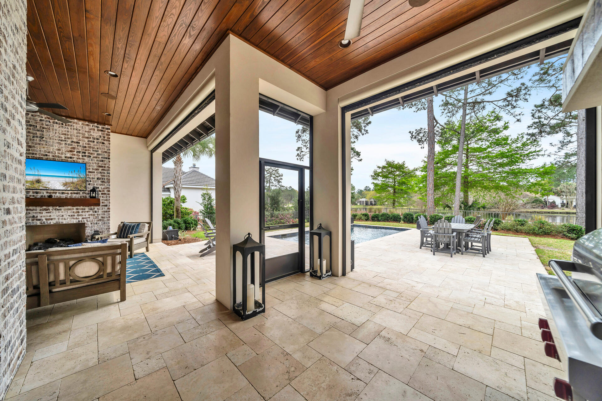 BAYTOWNE AVE EAST - Residential