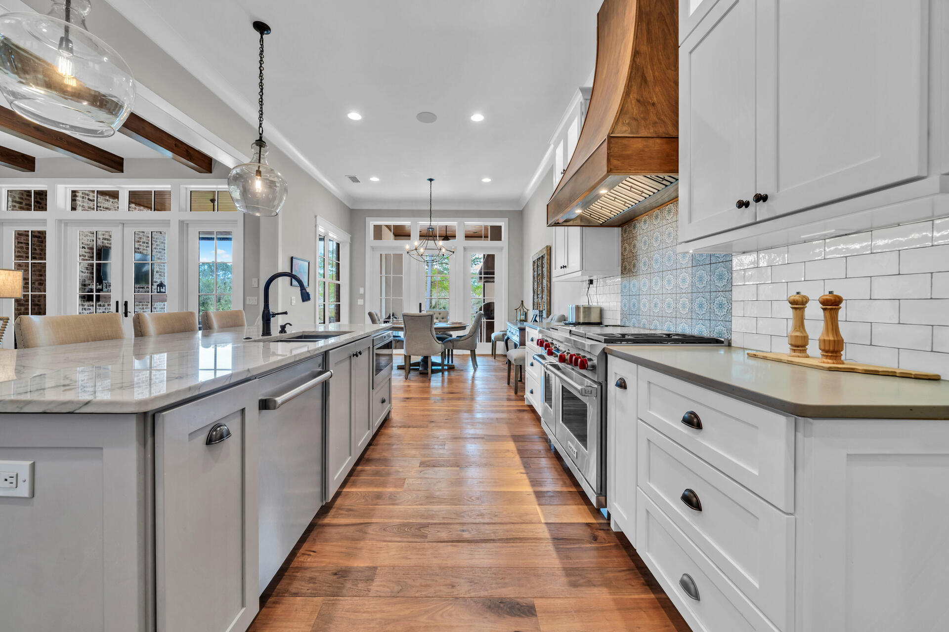 BAYTOWNE AVE EAST - Residential