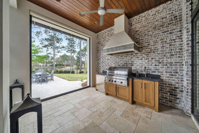 BAYTOWNE AVE EAST - Residential