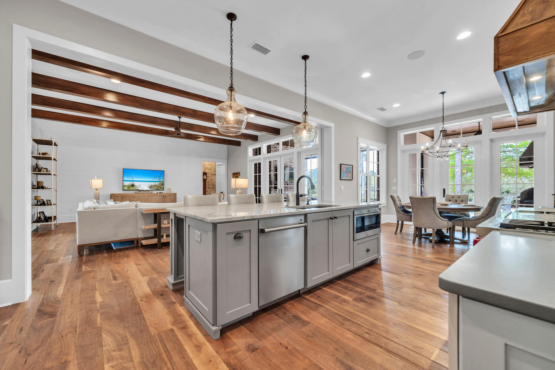 BAYTOWNE AVE EAST - Residential