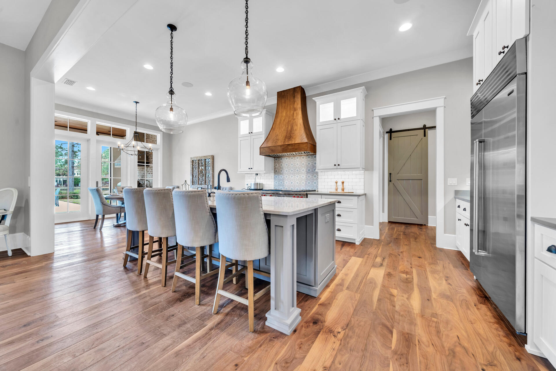 BAYTOWNE AVE EAST - Residential