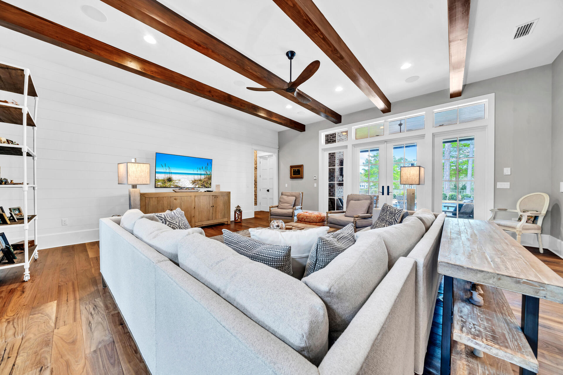 BAYTOWNE AVE EAST - Residential
