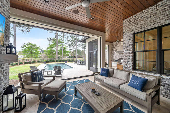 BAYTOWNE AVE EAST - Residential