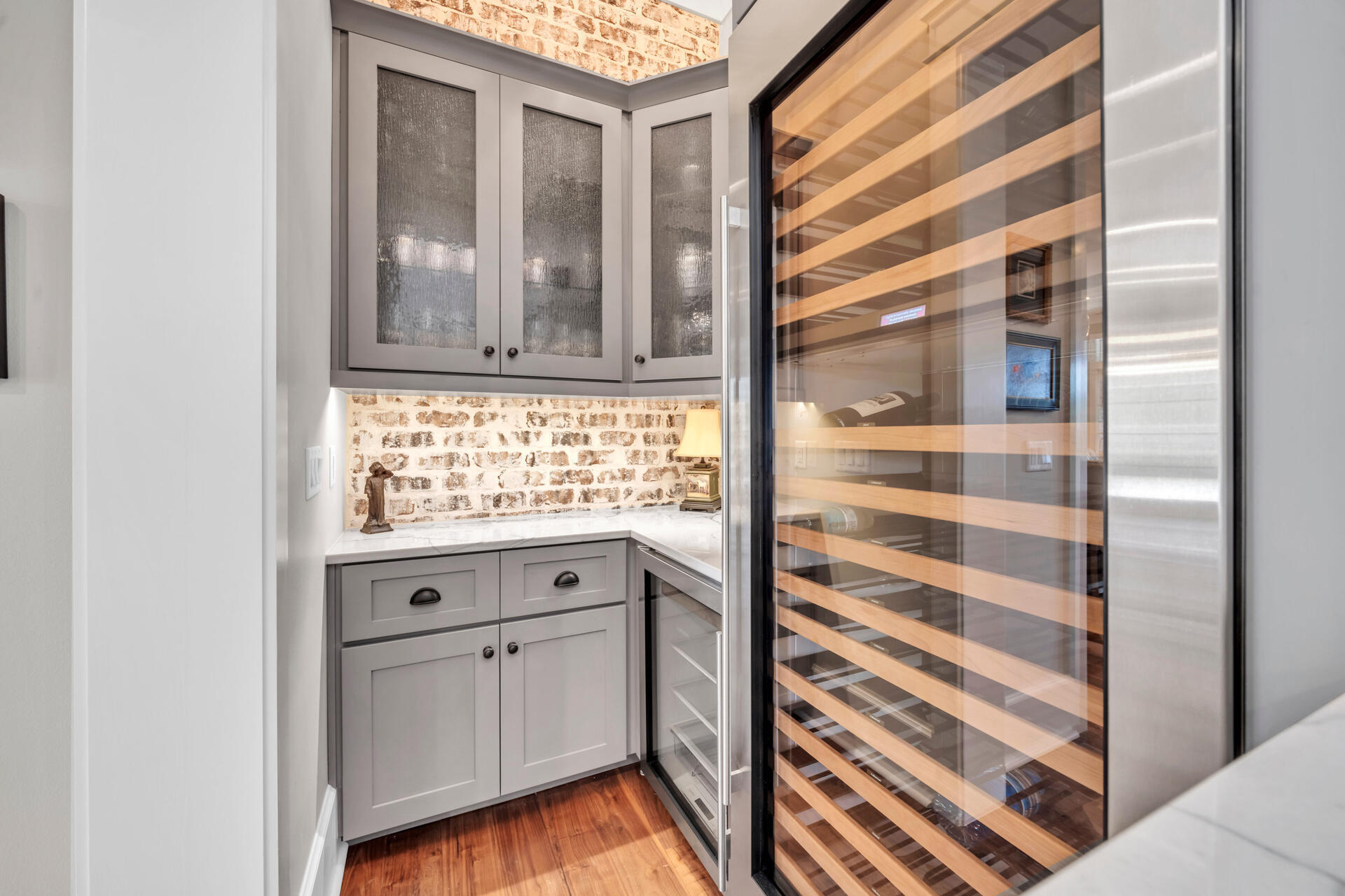 BAYTOWNE AVE EAST - Residential