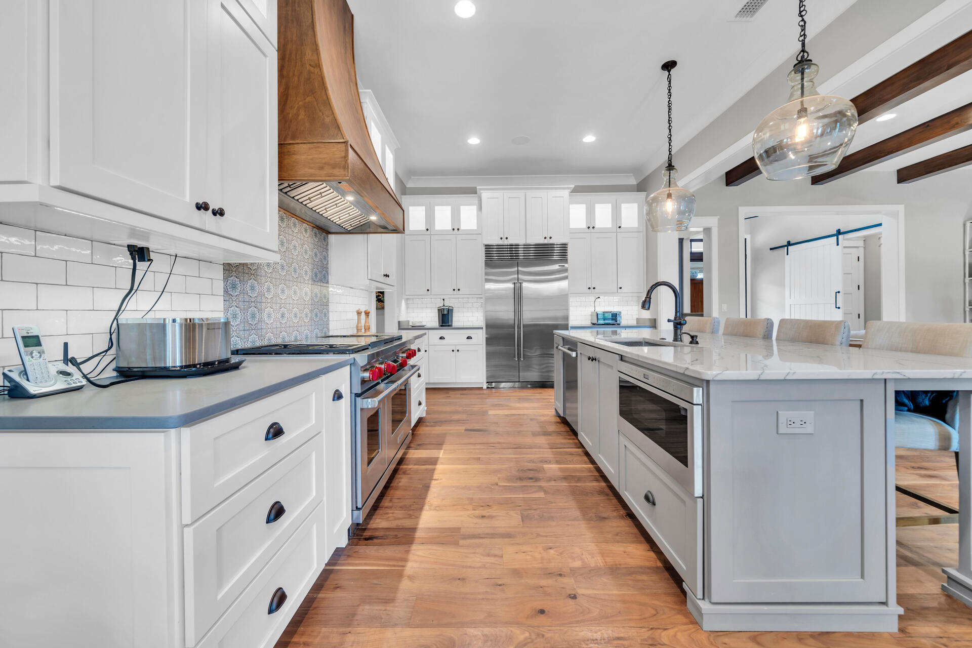 BAYTOWNE AVE EAST - Residential