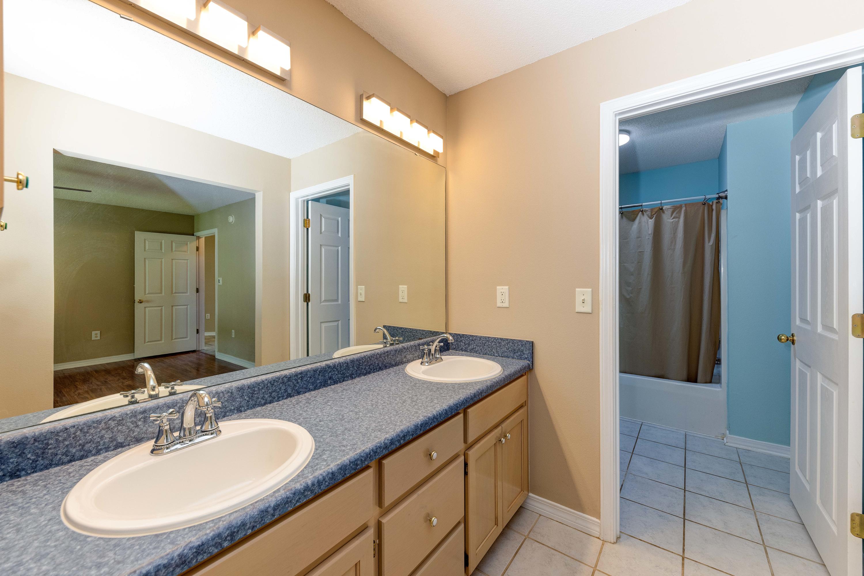 CHEROKEE BEND S/D PH 2 - Residential