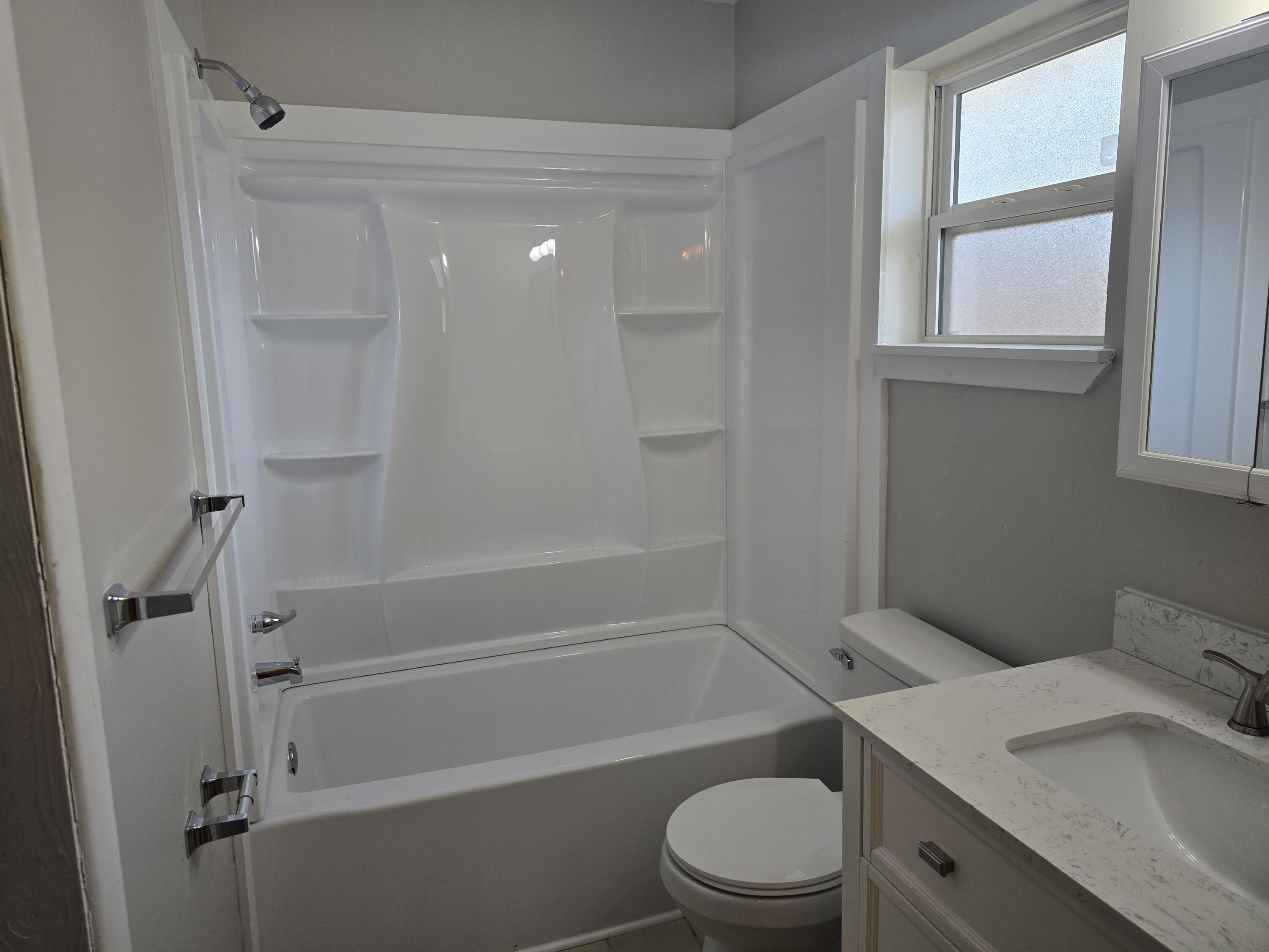 Chicago triplex - Residential Lease