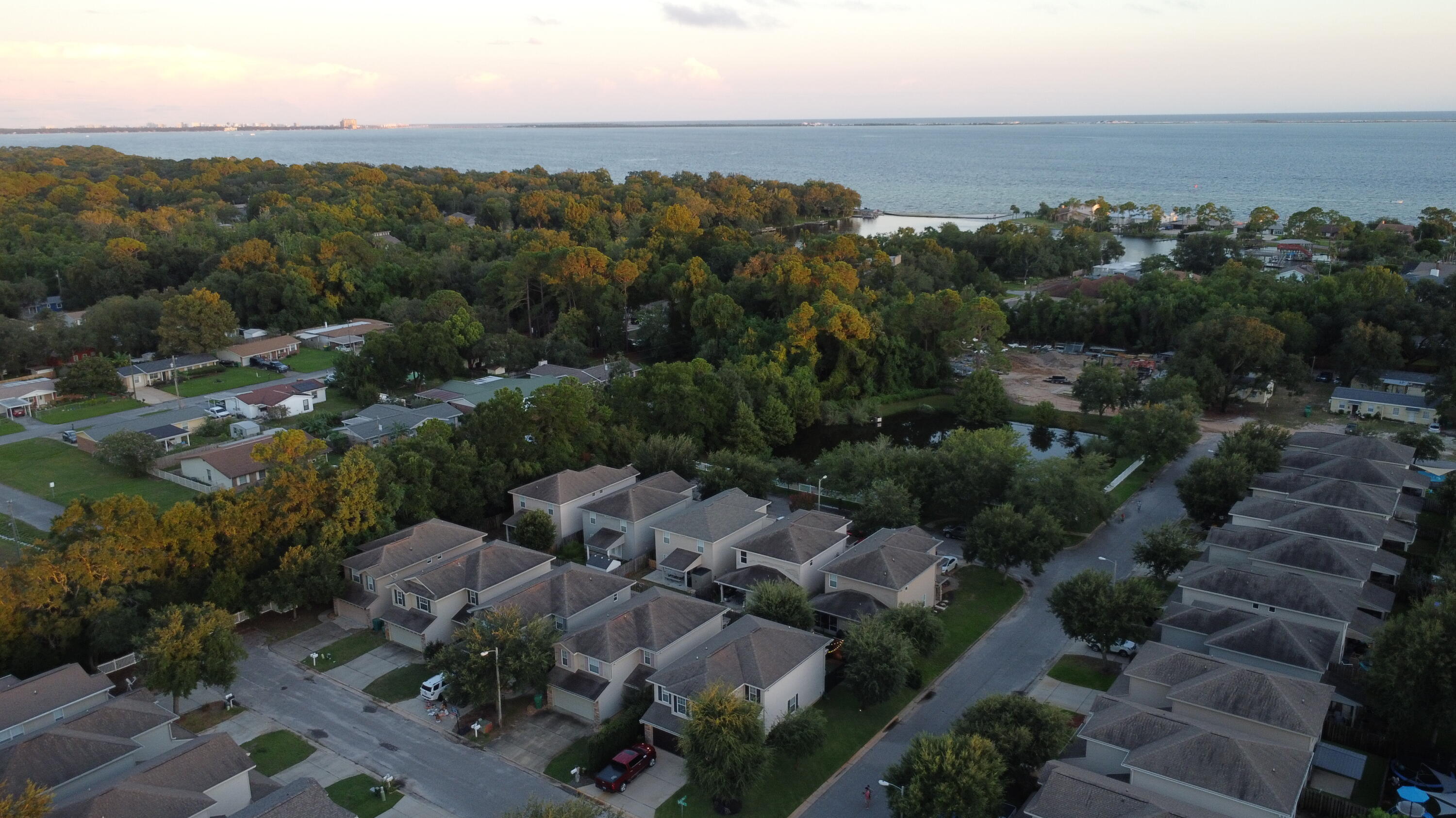 SUMMERWOOD - Residential