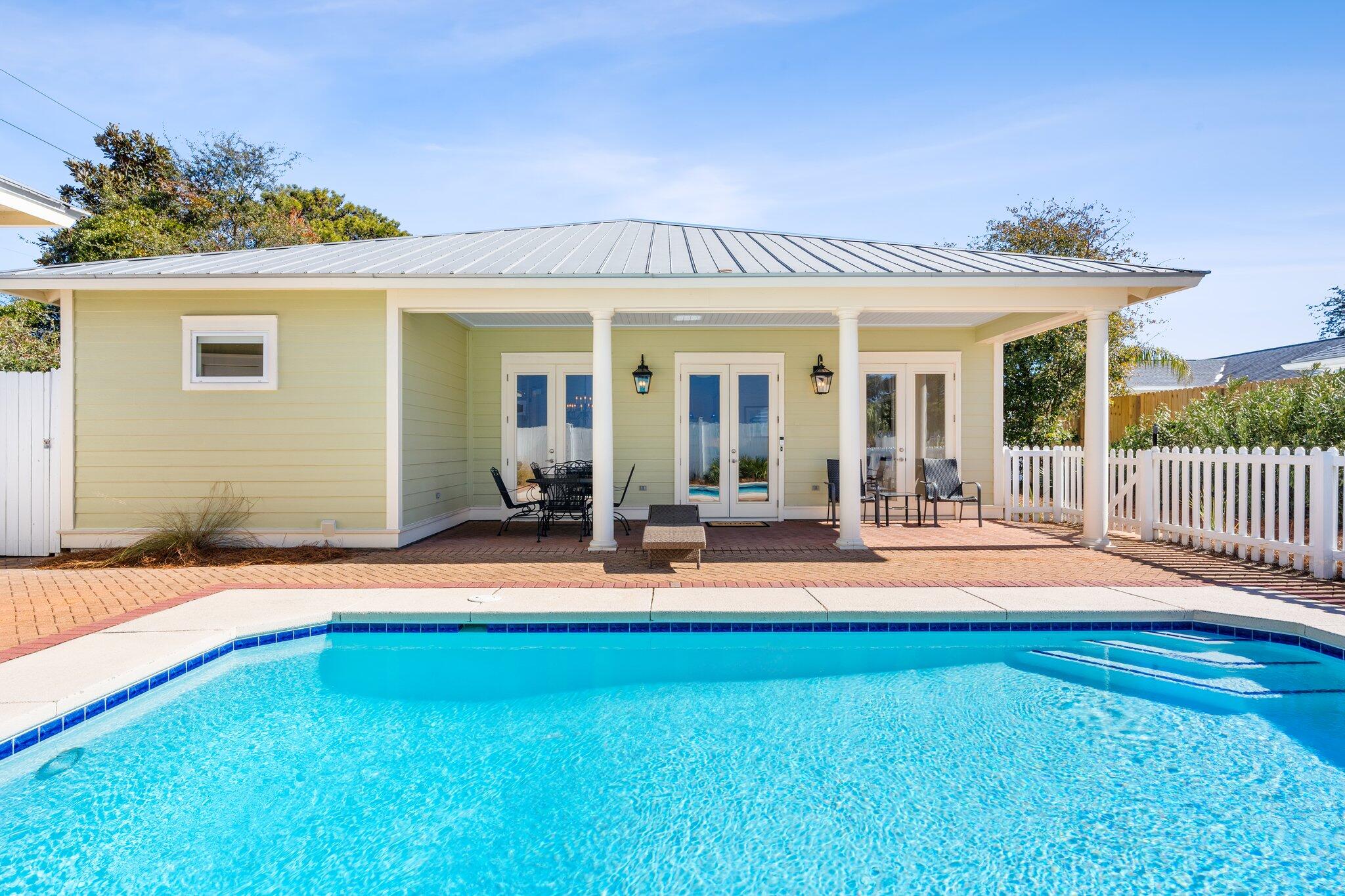 CRYSTAL BEACH - Residential