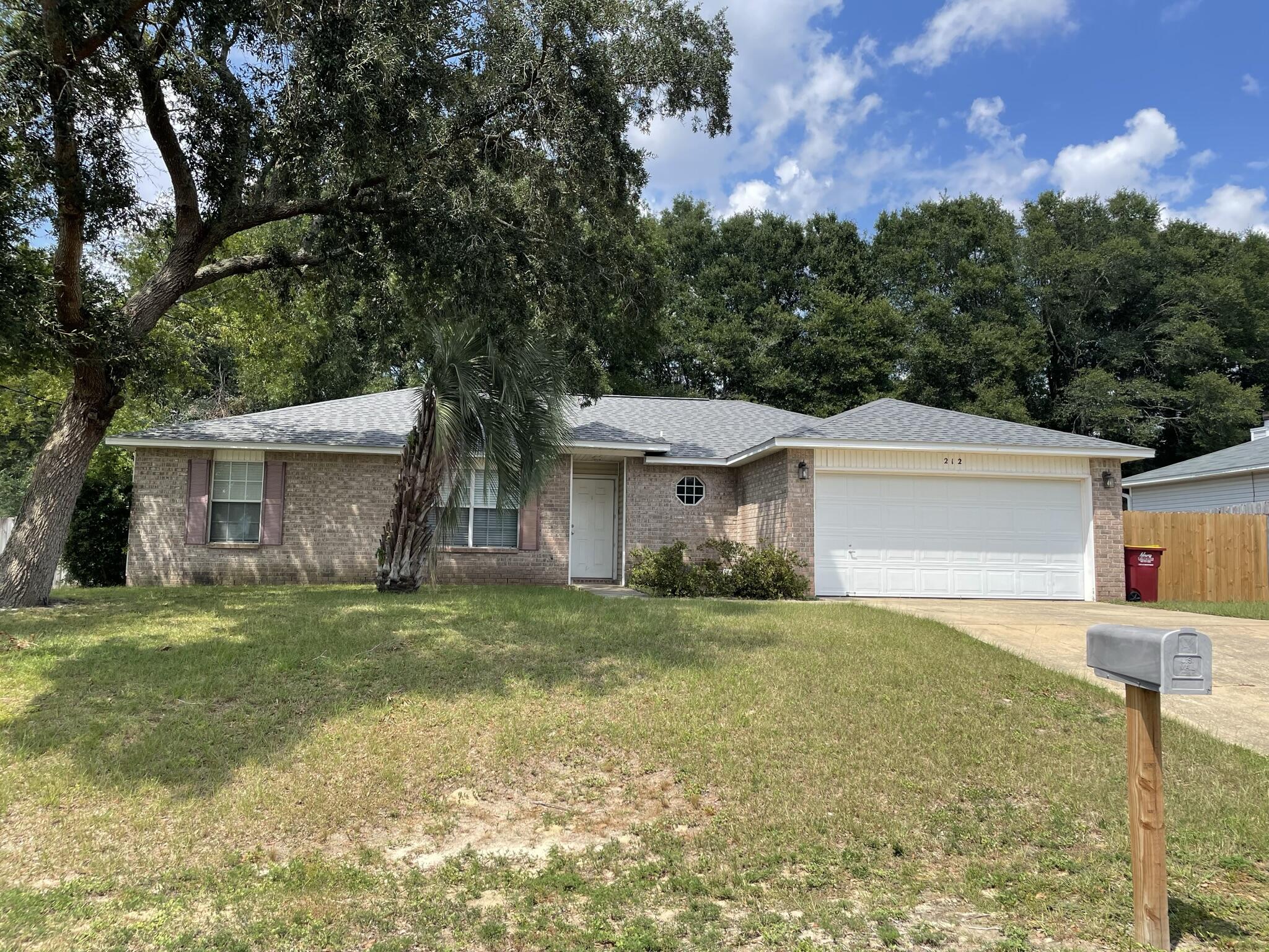 Spacious 4 bedroom 2 bath home conveniently located in south Crestview. Privacy fenced back yard.